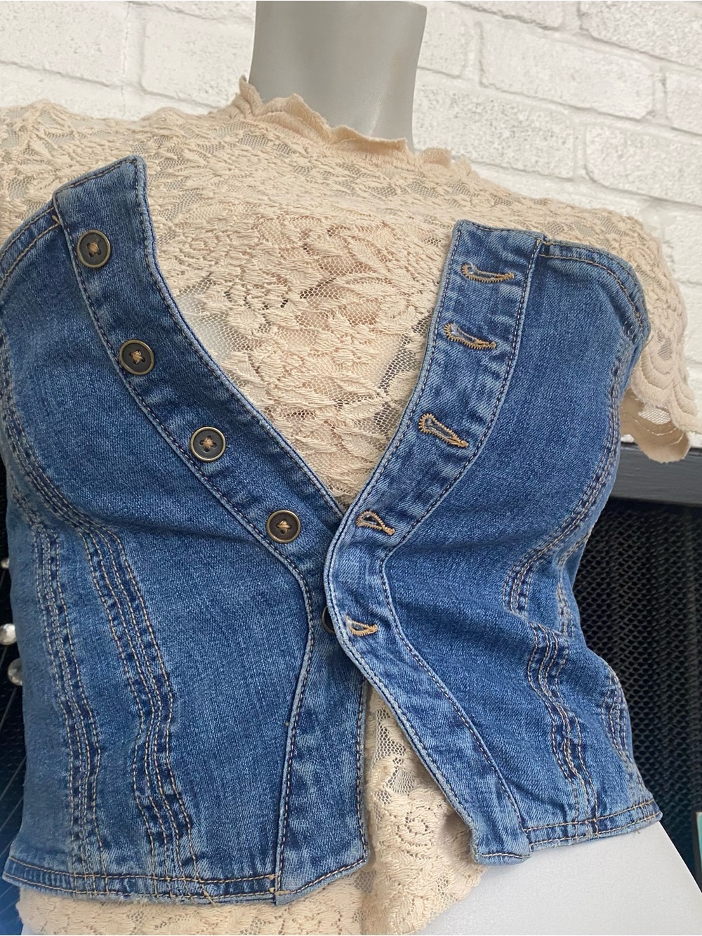 Women’s Cropped Denim Button-Front Vest - Blue